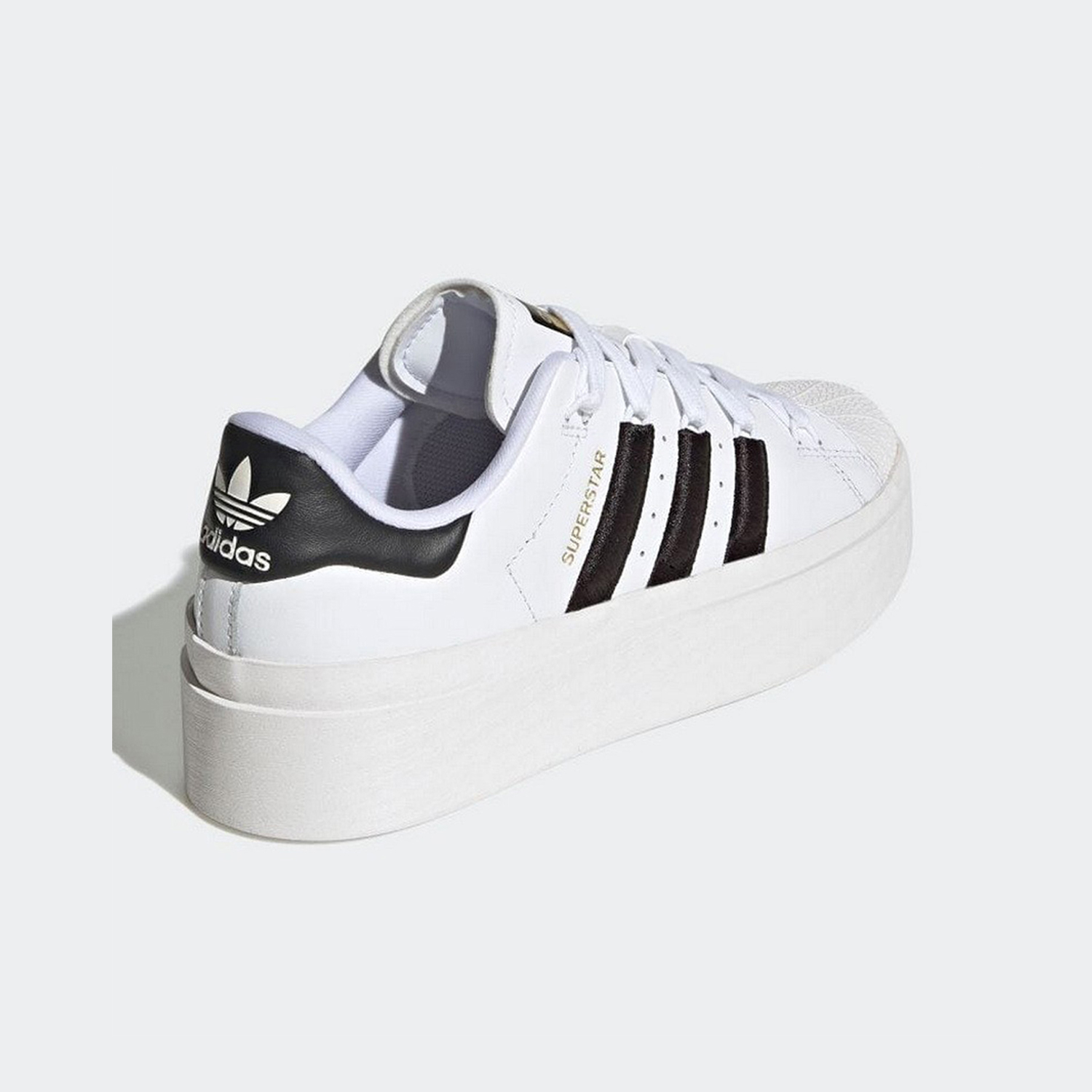 حذاء تزلج نسائي من Adidas Supe - مراجعة Adidas Shoes Superstar وسعره
